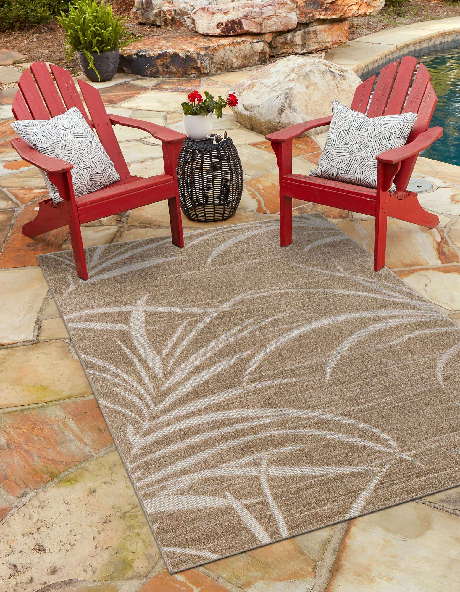 Beige 5' x 8' Outdoor Botanical Indoor / Outdoor Rug eSaleRugs