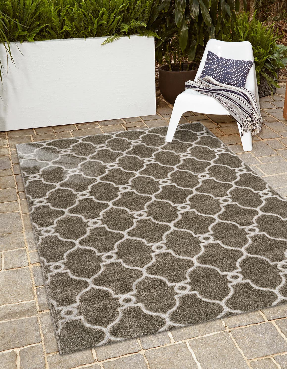 outdoor lattice rug