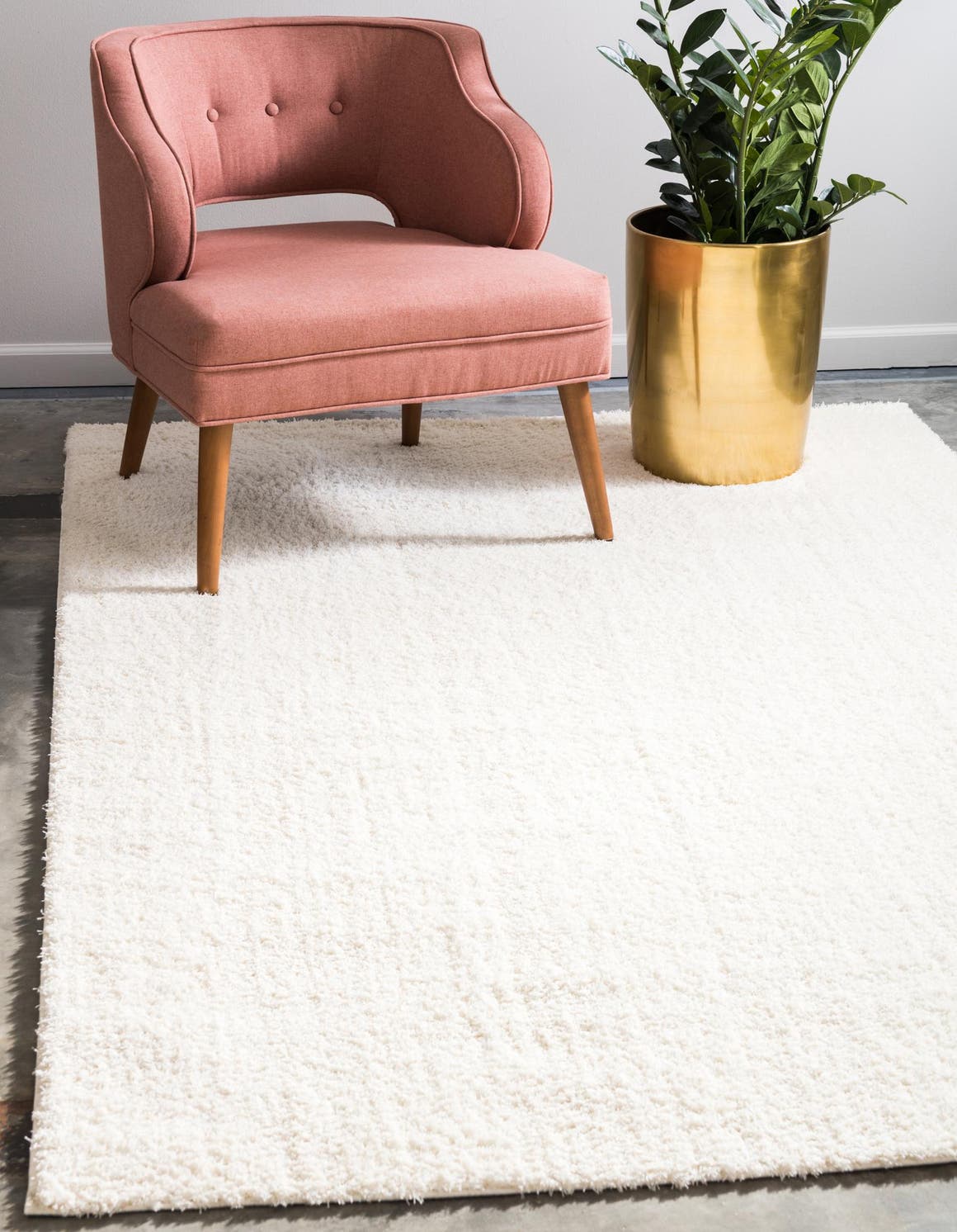 White 4' x 6' Solid Shag Rug