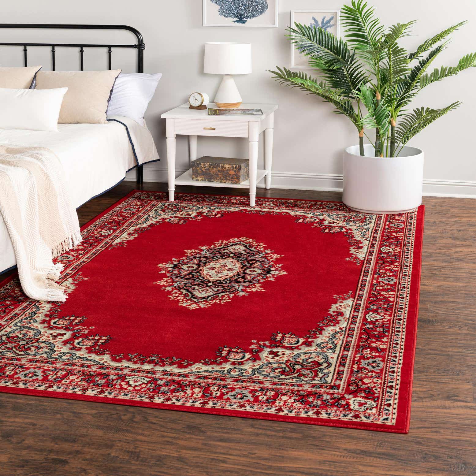 Red 5' x 8' Amaya Rug