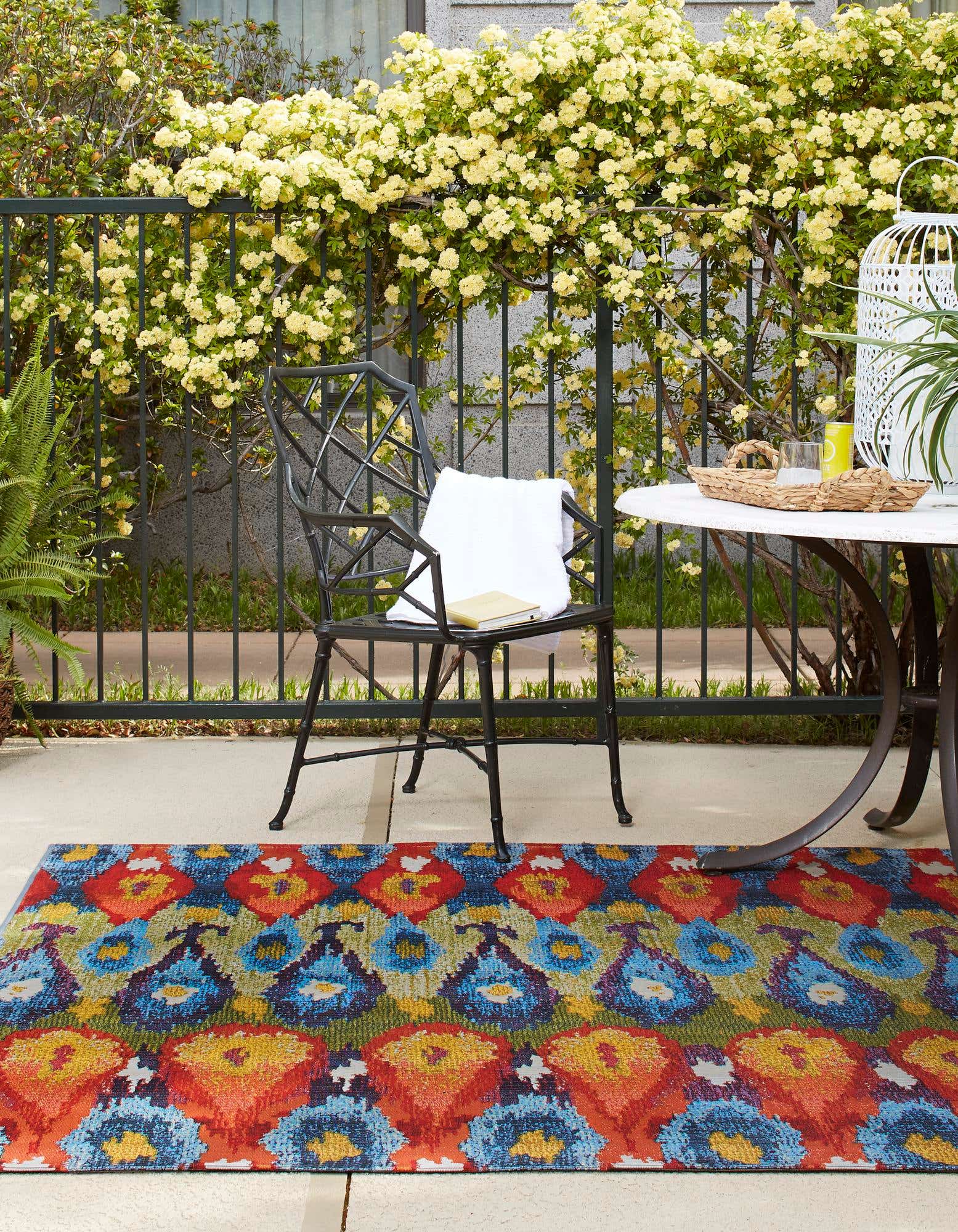 Multicolor 10' x 10' Outdoor Modern Square Indoor / Outdoor Rug