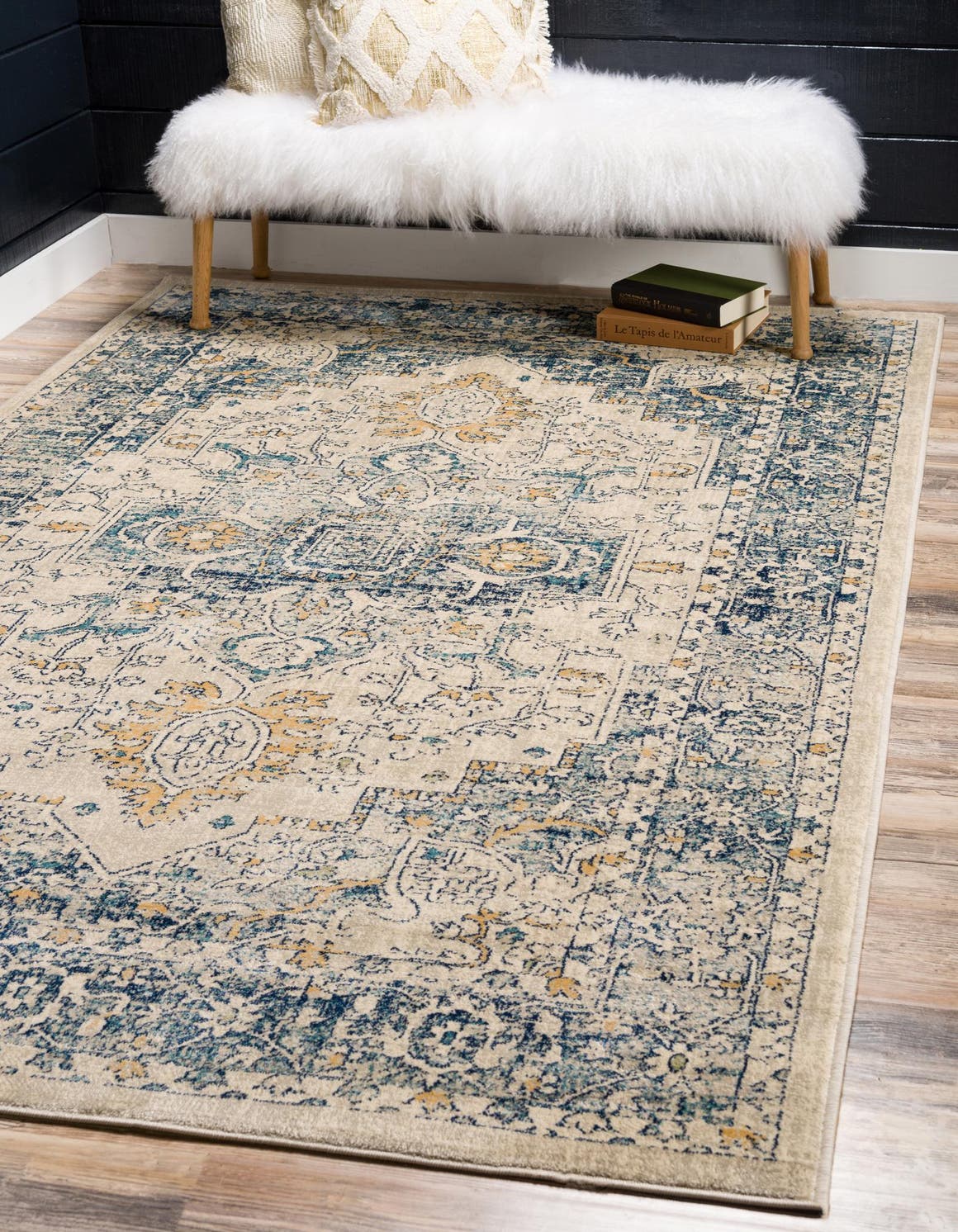 Beige 5' x 8' Dahlia Rug