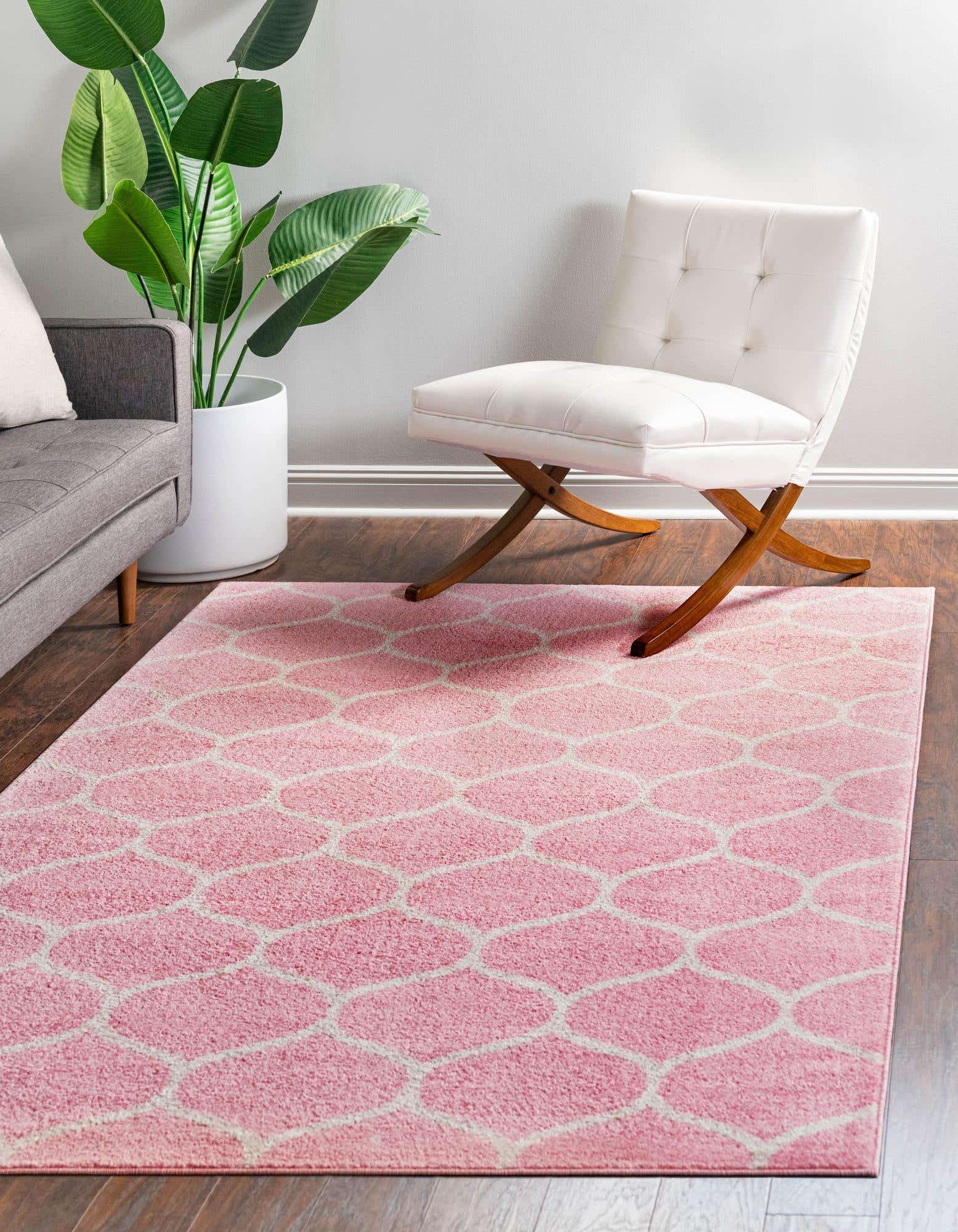 Light Pink 3' 3 x 5' 3 Trellis Frieze Rug