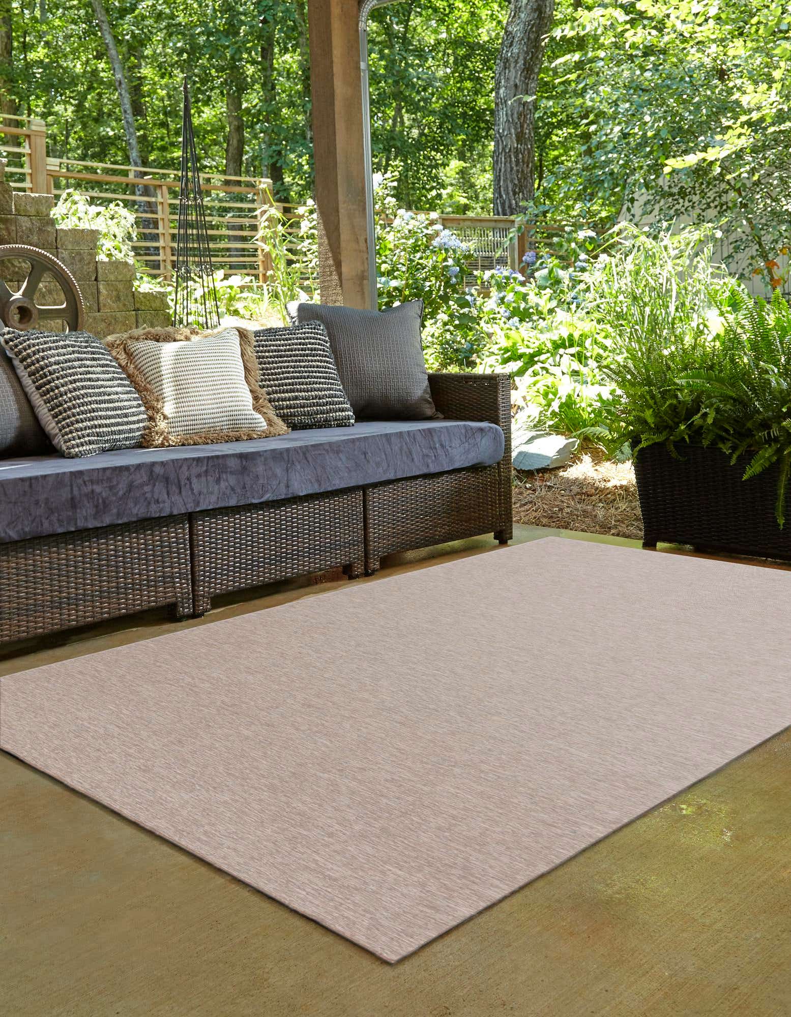 Beige 7' 5 x 10' Outdoor Solid Indoor / Outdoor Rug