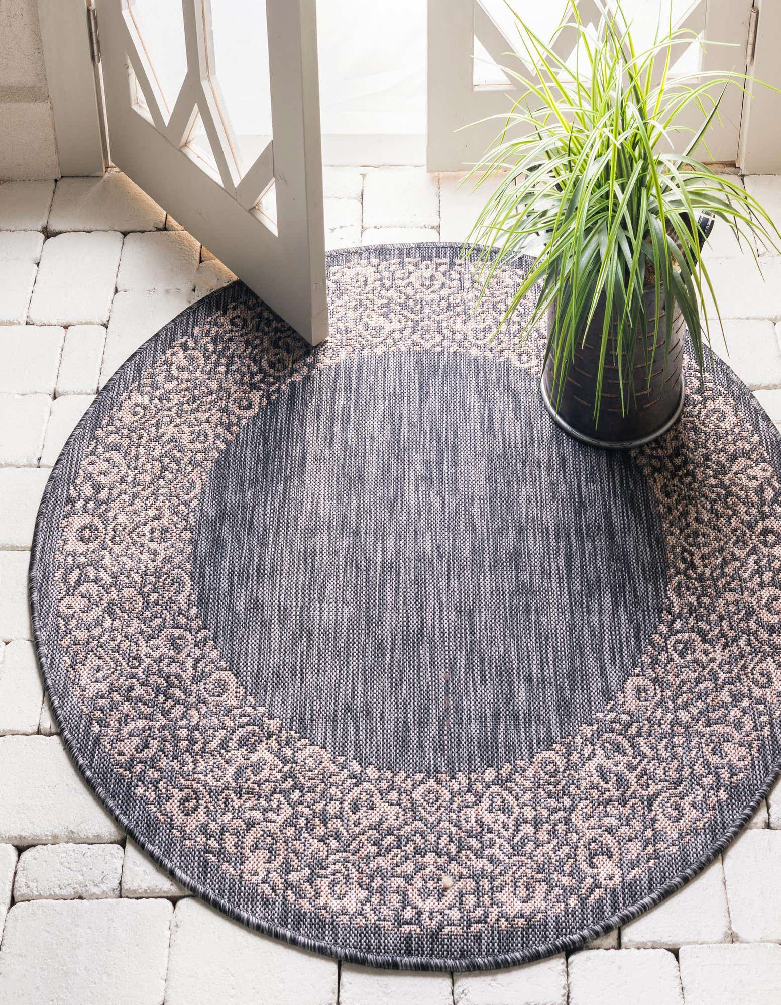 Charcoal Gray 13' x 13' Outdoor Border Round Indoor / Outdoor Rug