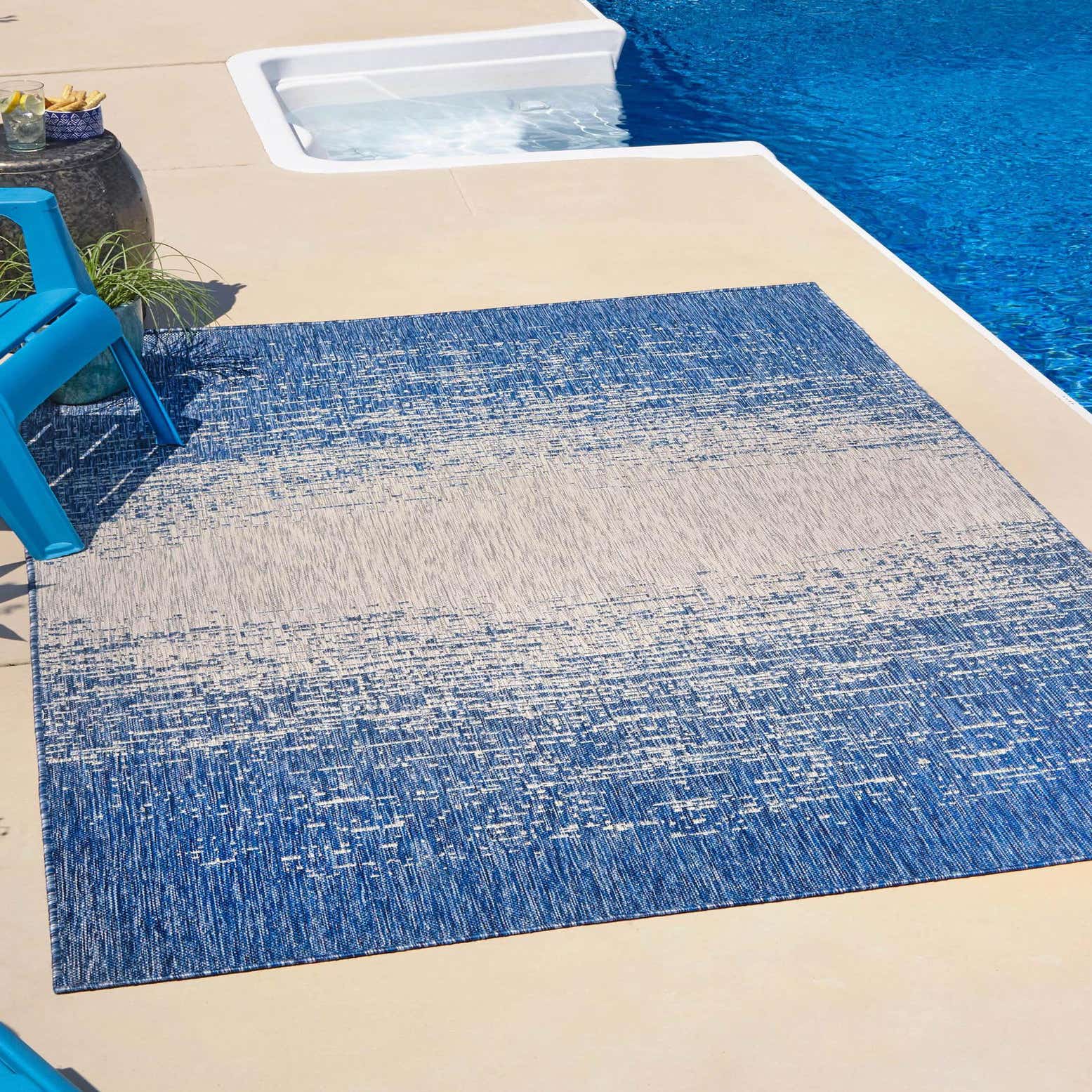 Blue 4' x 6' Outdoor Modern Rug eSaleRugs