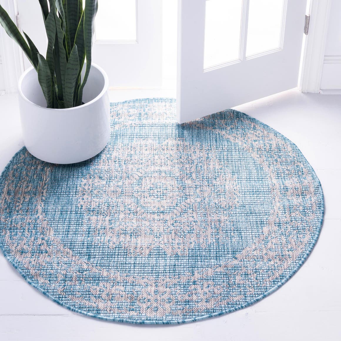 Light Aqua 4' x 4' Outdoor Traditional Round Rug