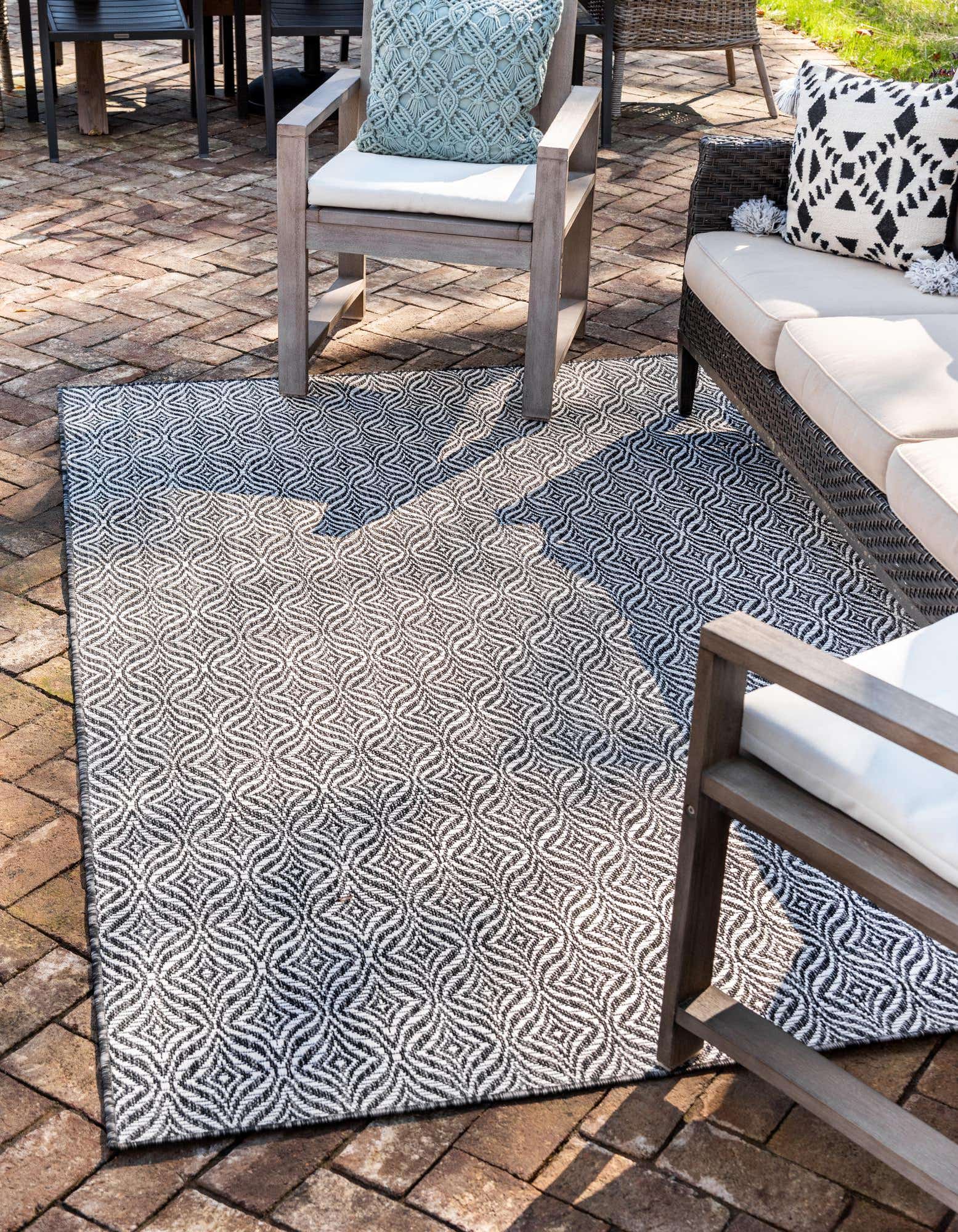 Charcoal 4' x 6' Outdoor Trellis Indoor / Outdoor Rug eSaleRugs