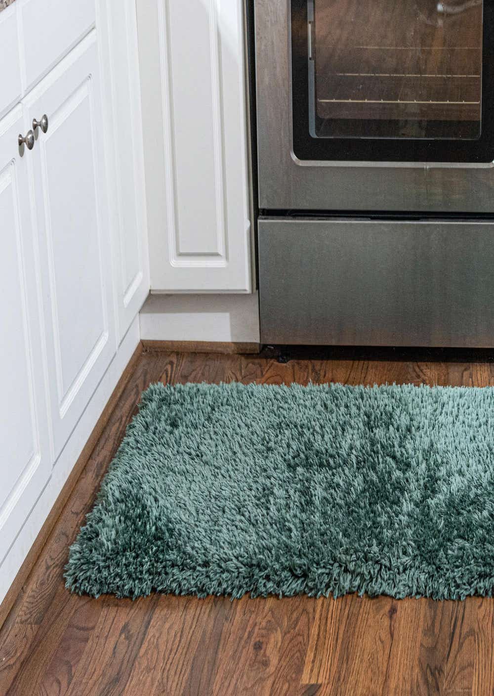 Forest Green 2' 7 x 10' Infinity Shag Runner Rug