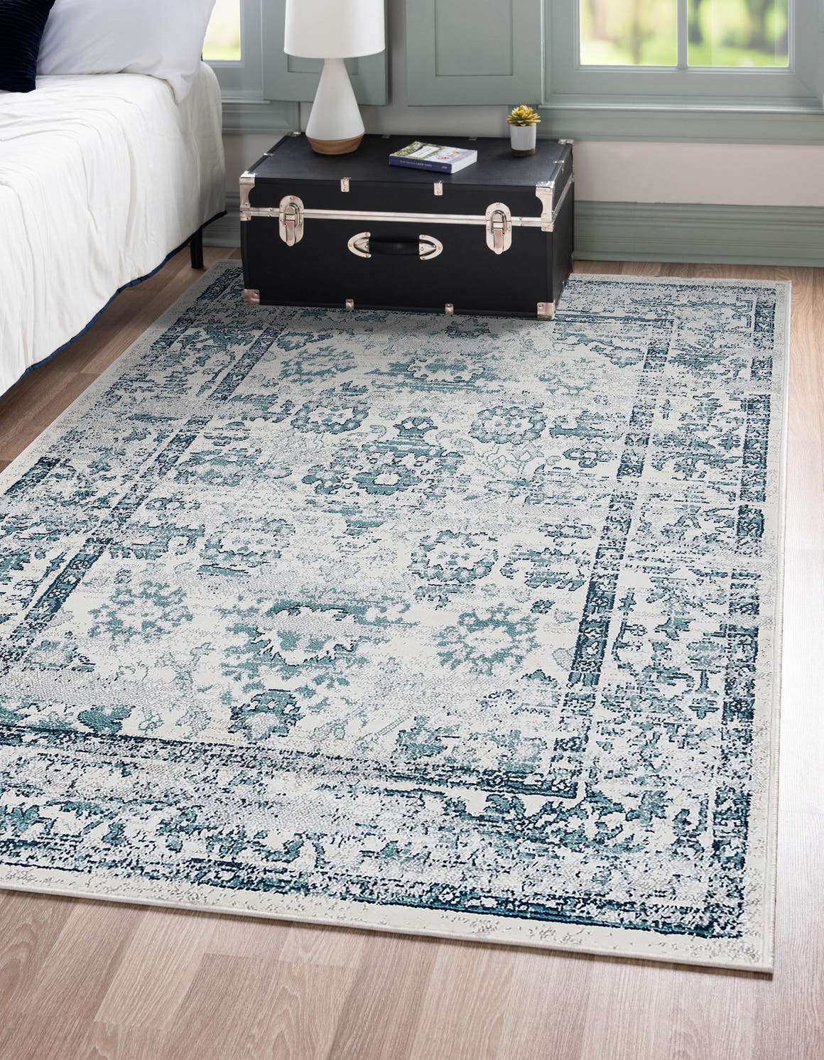 Ivory 8' x 10' Charleston Rug