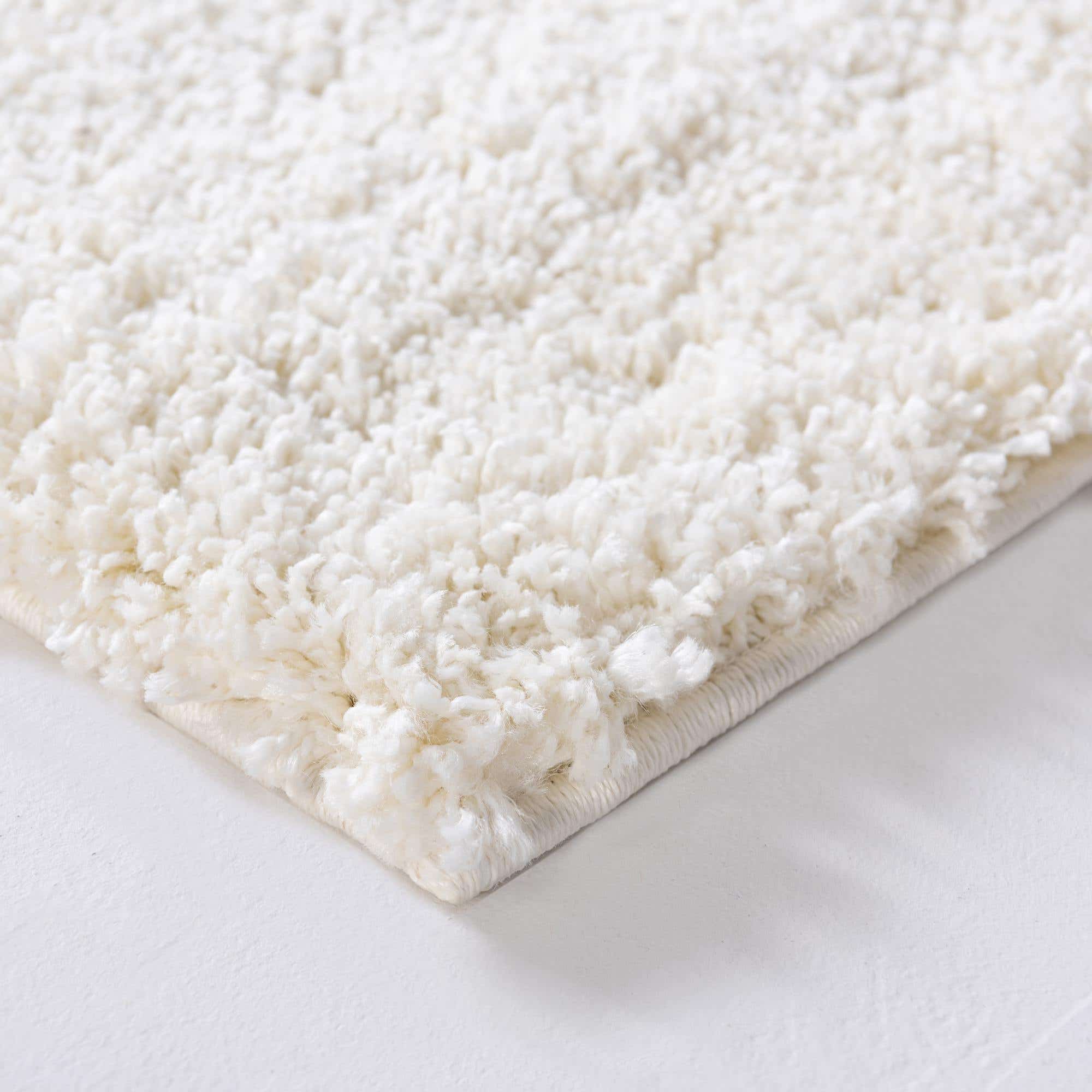 White 2' x 3' Soft Solid Shag Rug