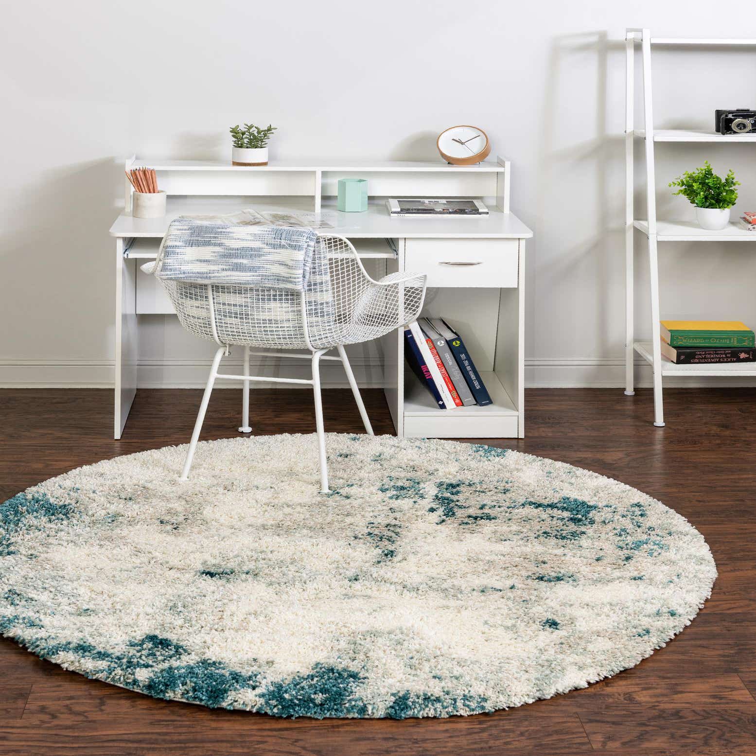 Sage Green 5' x 5' Soft Touch Shag Round Rug