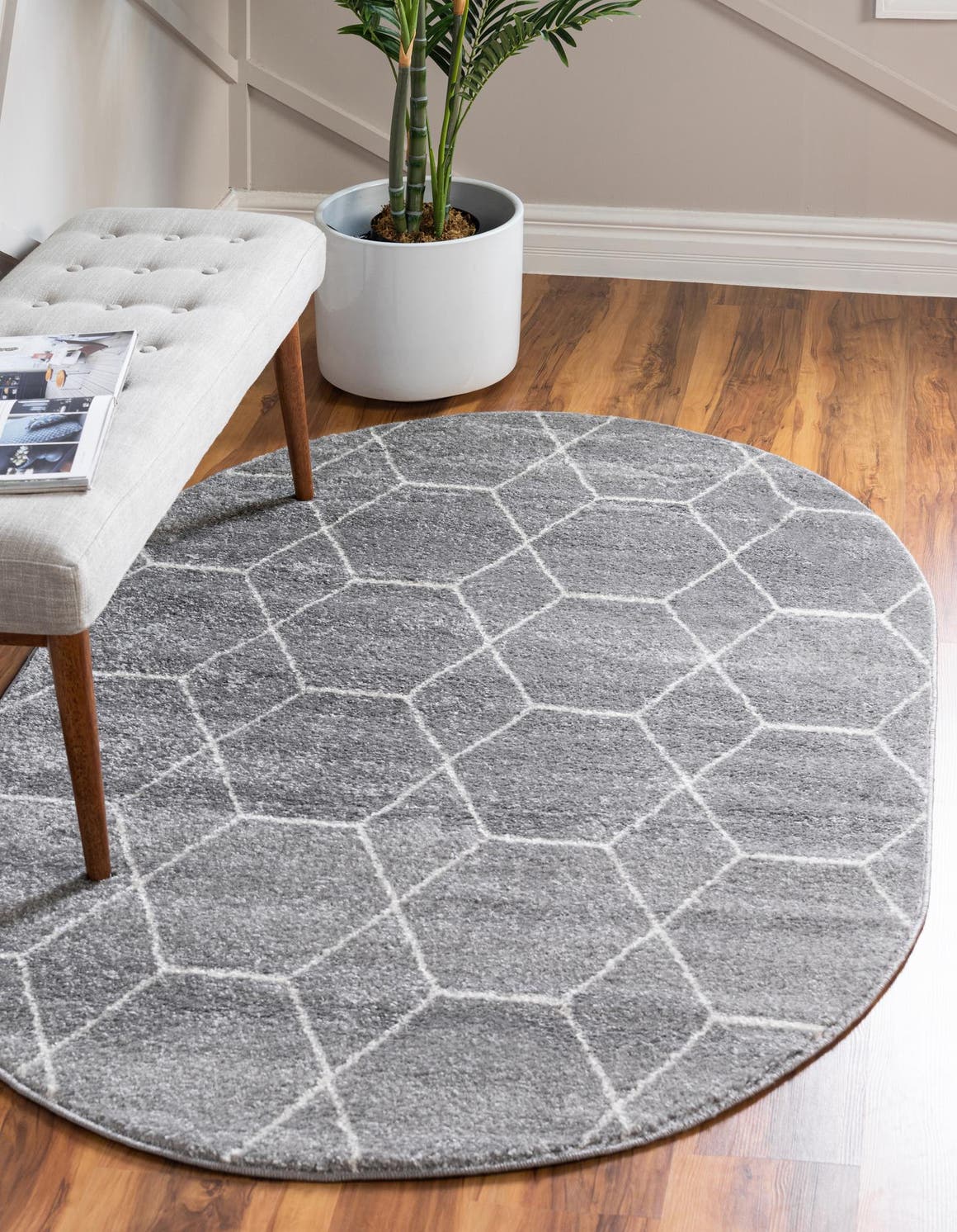Light Gray 3' x 5' Lattice Frieze Oval Rug