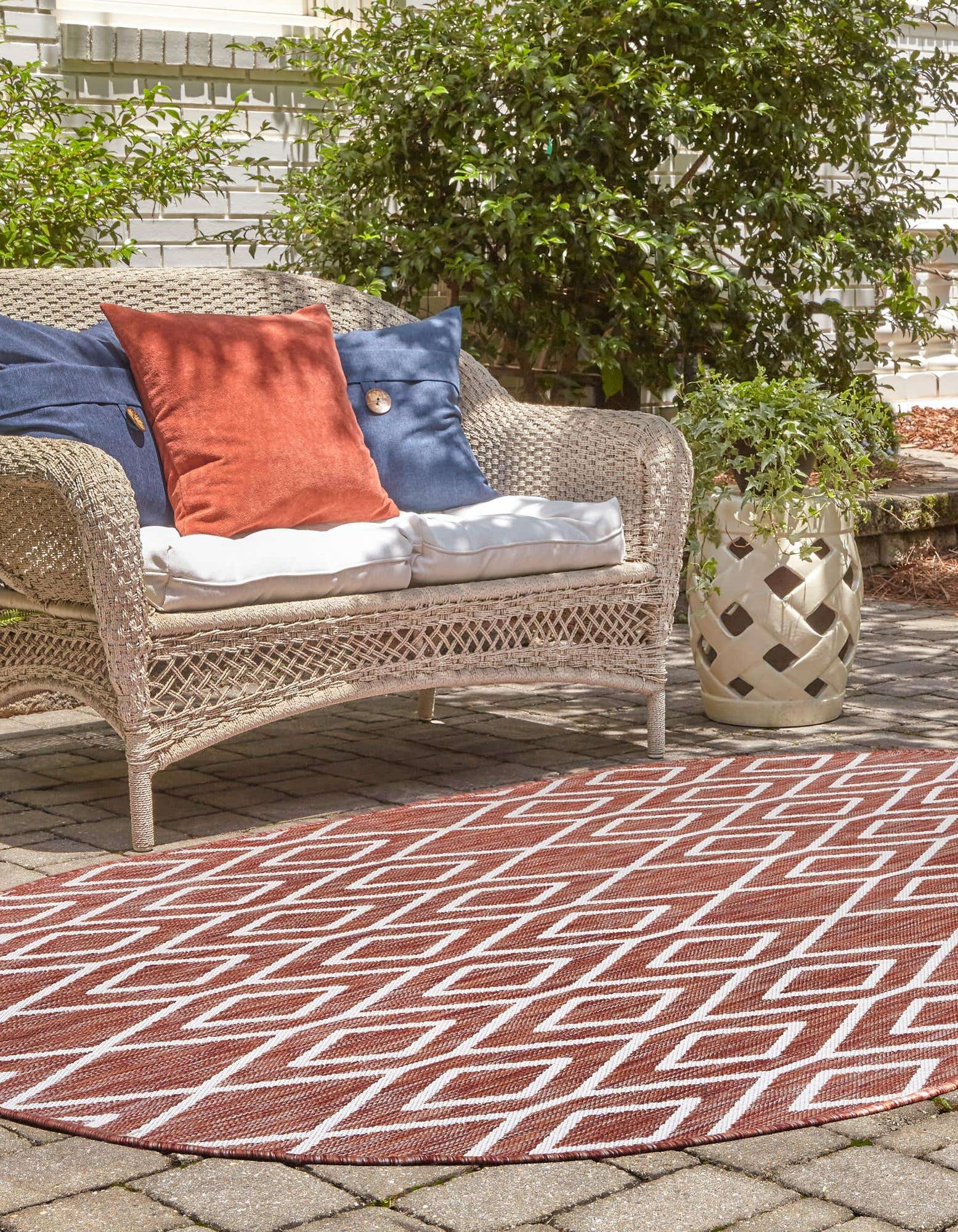 Rust Red 5' 3 x 8' Jill Zarin Oval Indoor / Outdoor Rug