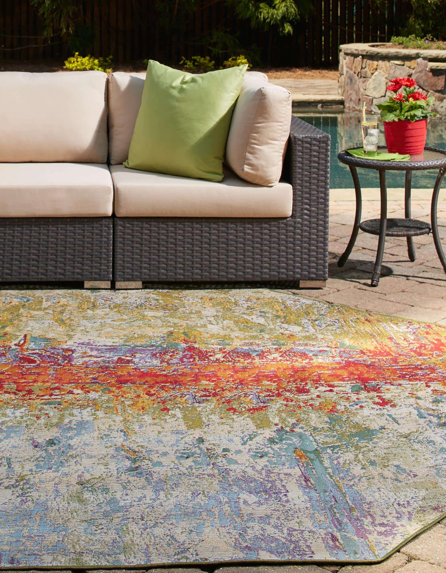 Multicolor 8' x 8' Outdoor Modern Octagon Indoor / Outdoor Rug