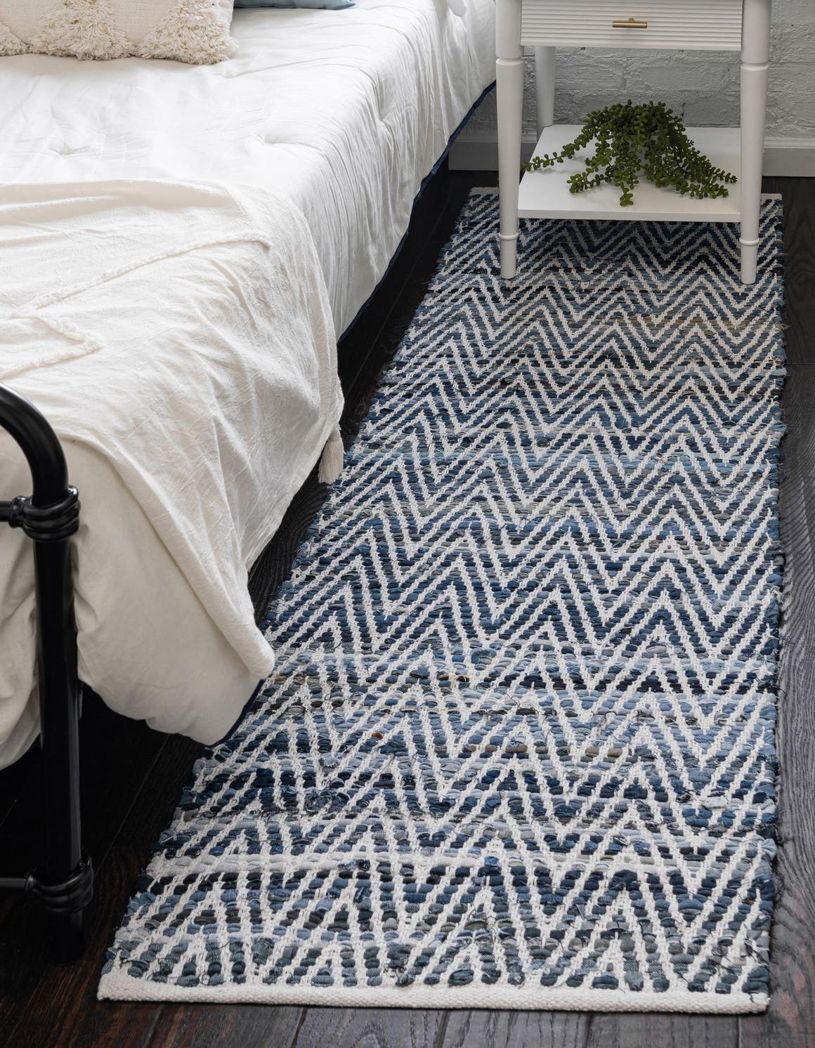 Denim 2' 7 x 10' Chindi Chevron Runner Rug