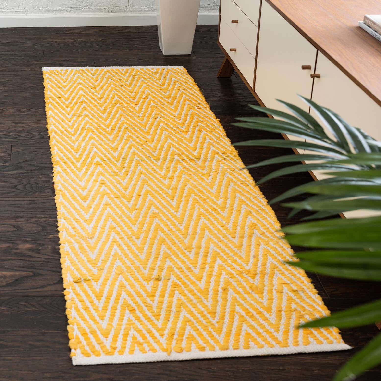 Yellow 2' 7 x 10' Chindi Chevron Runner Rug