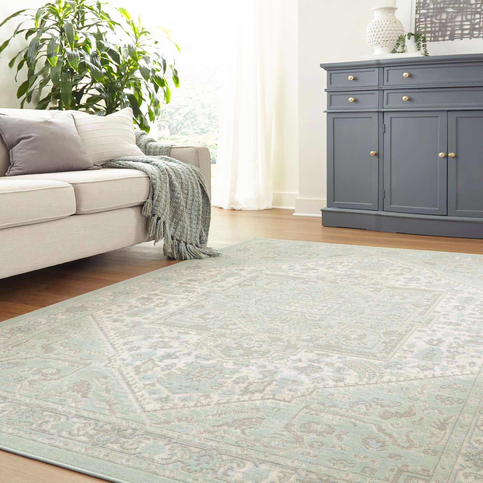 Mint 5' x 8' Whitney Rug