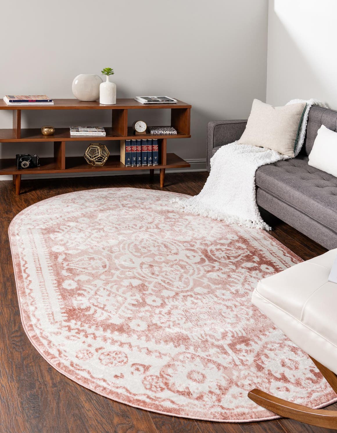 Pink 4' x 6' Oxford Oval Rug