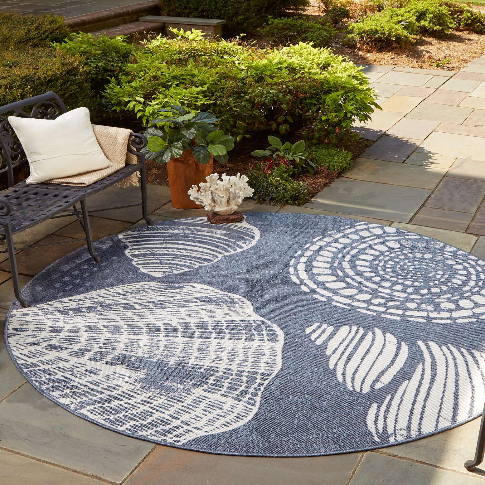 Navy Blue 4' x 4' Outdoor Coastal Round Rug