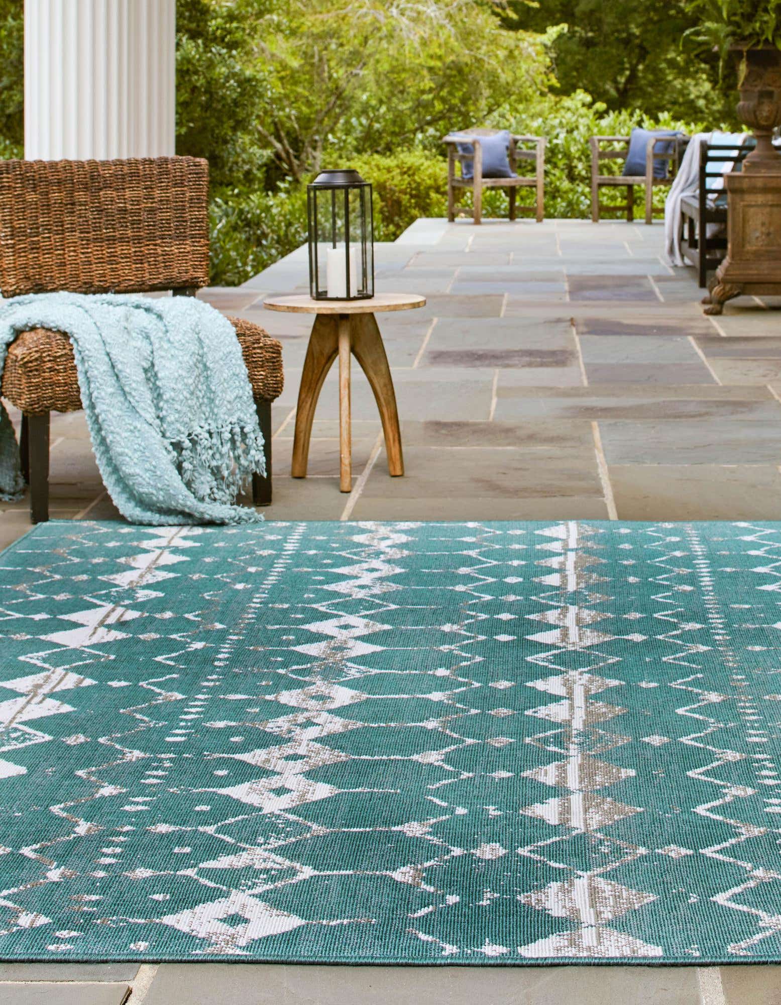 Teal 7' 10 x 7' 10 Outdoor Trellis Square Indoor / Outdoor Rug
