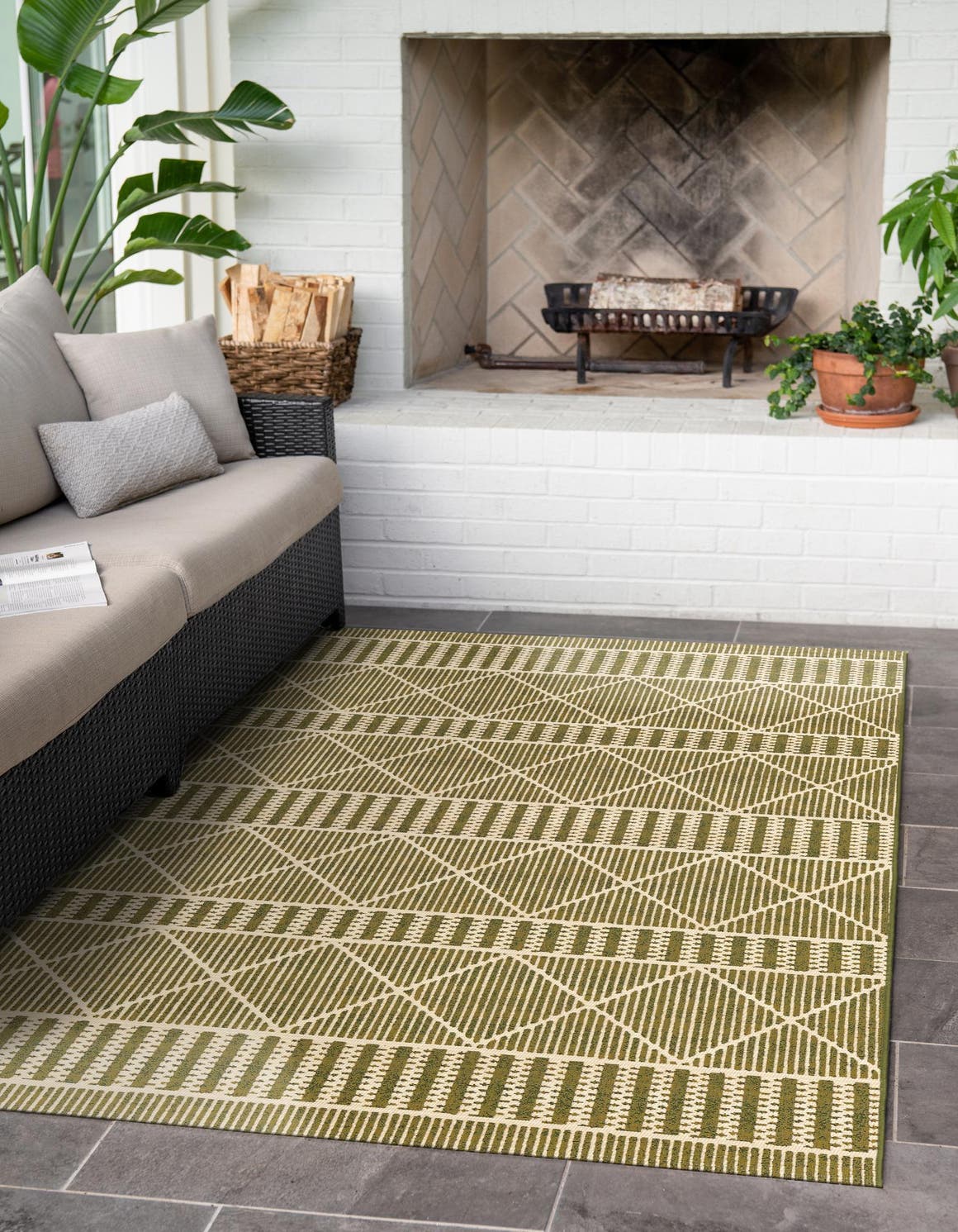 outdoor lattice rug