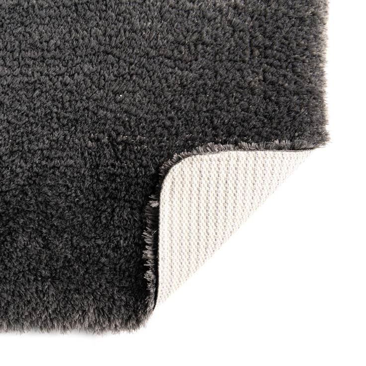 Detail image of 1' 8 x 2' 7 Bano Luxe Bath Mat