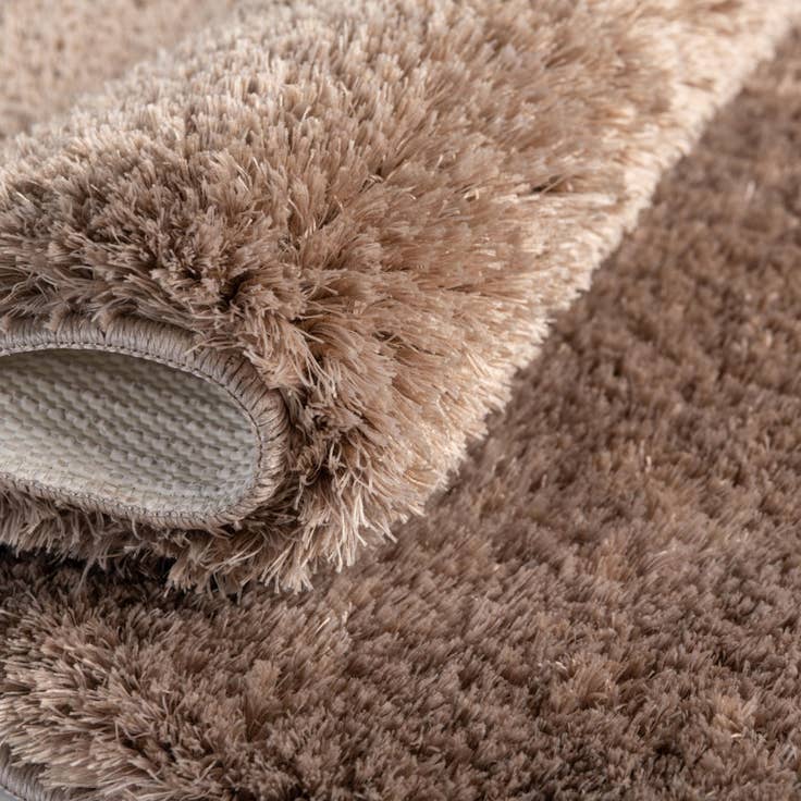 Detail image of 1' 8 x 2' 7 Bano Luxe Bath Mat
