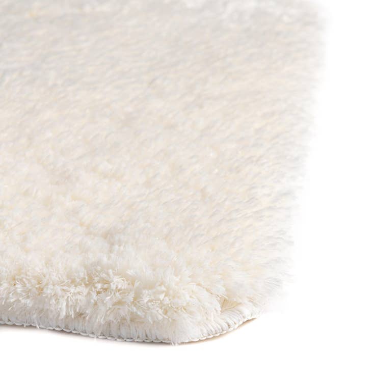 Detail image of 1' 8 x 2' 7 Bano Luxe Bath Mat