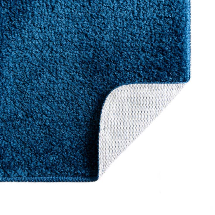 Detail image of 1' 8 x 2' 7 Bano Everyday Bath Mat
