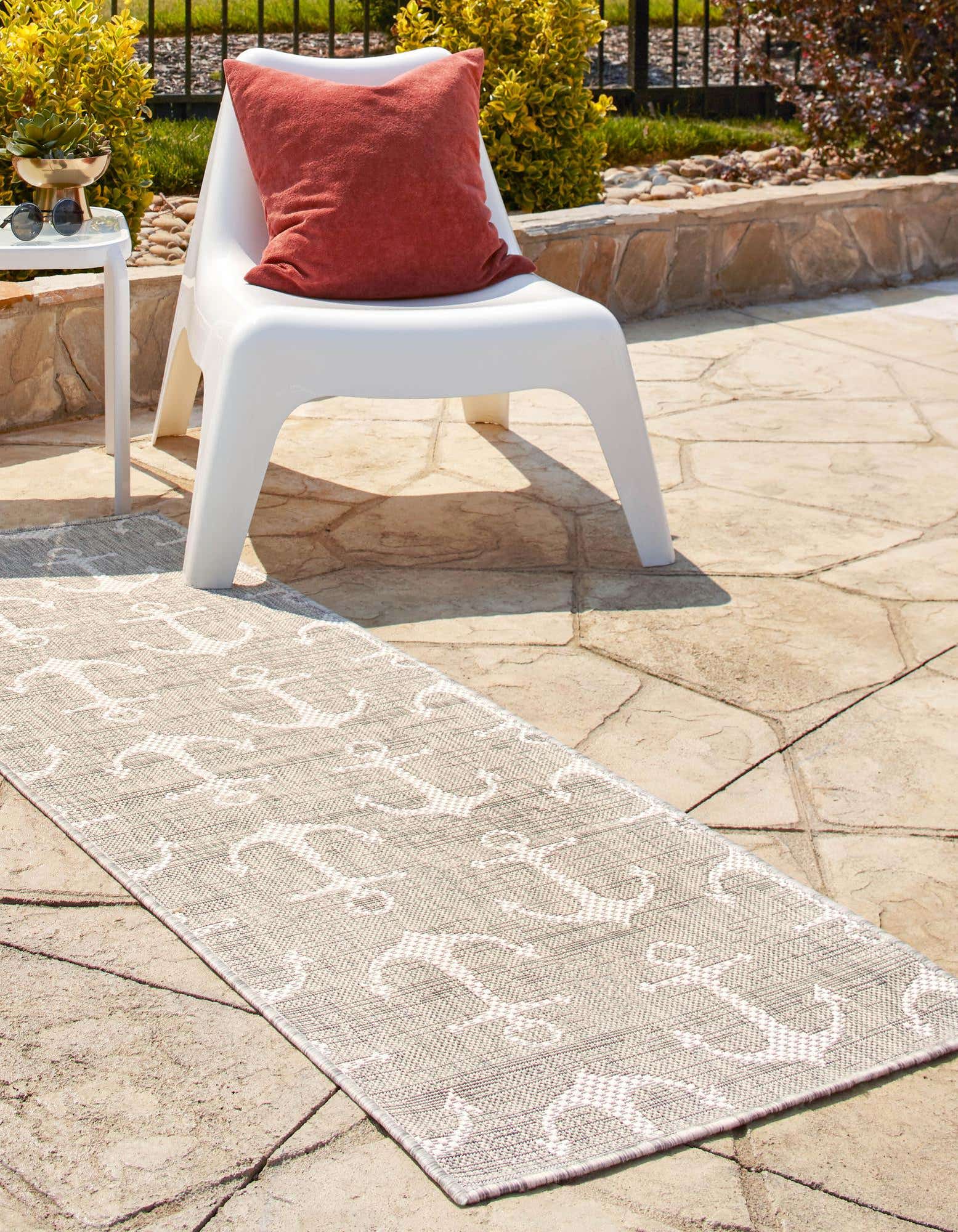 Gray 2' x 6' Outdoor Coastal Runner Indoor / Outdoor Rug