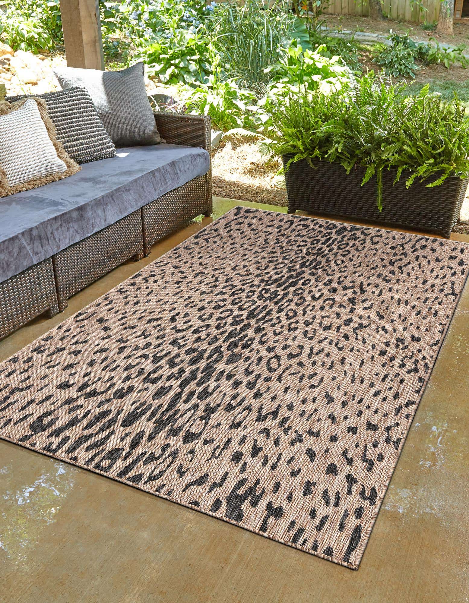Natural 10' x 14' Outdoor Safari Indoor / Outdoor Rug