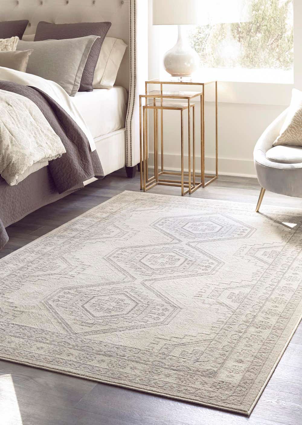 Ivory 5' 3 x 8' Charlotte Rug