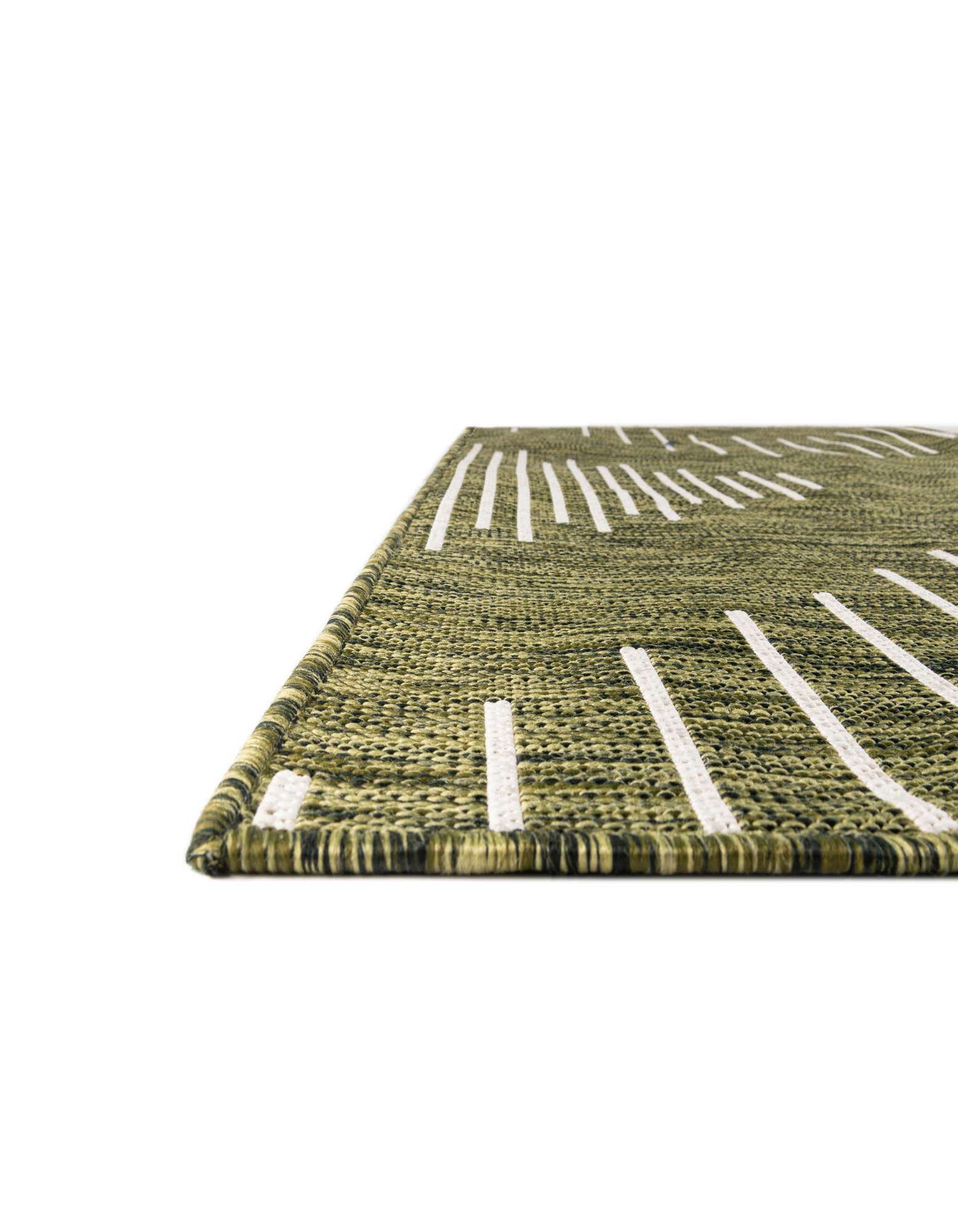 Green 13' x 13' Outdoor Modern Square Indoor / Outdoor Rug