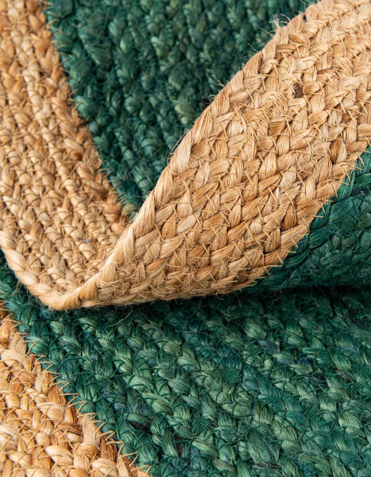Detail image of 7' 1 x 7' 1 Hand Braided Christmas Tree Skirt