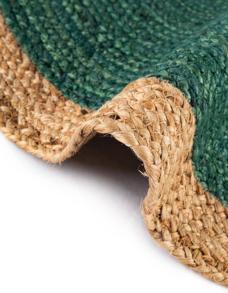 Detail image of 7' 1 x 7' 1 Hand Braided Christmas Tree Skirt
