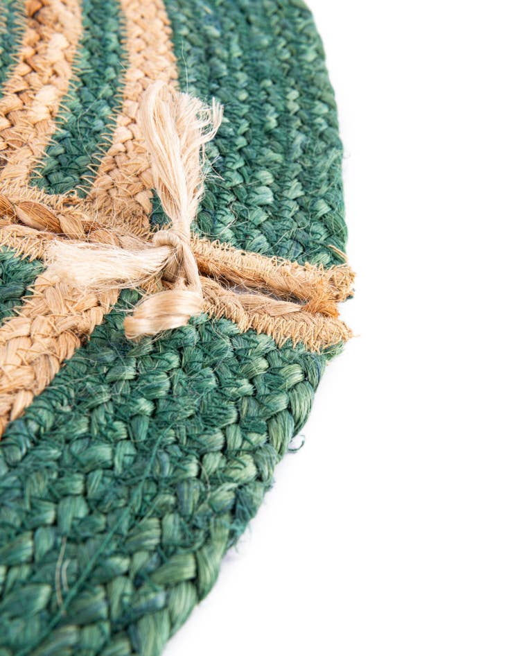 Detail image of 7' 1 x 7' 1 Hand Braided Christmas Tree Skirt