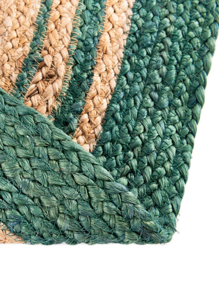 Detail image of 7' 1 x 7' 1 Hand Braided Christmas Tree Skirt