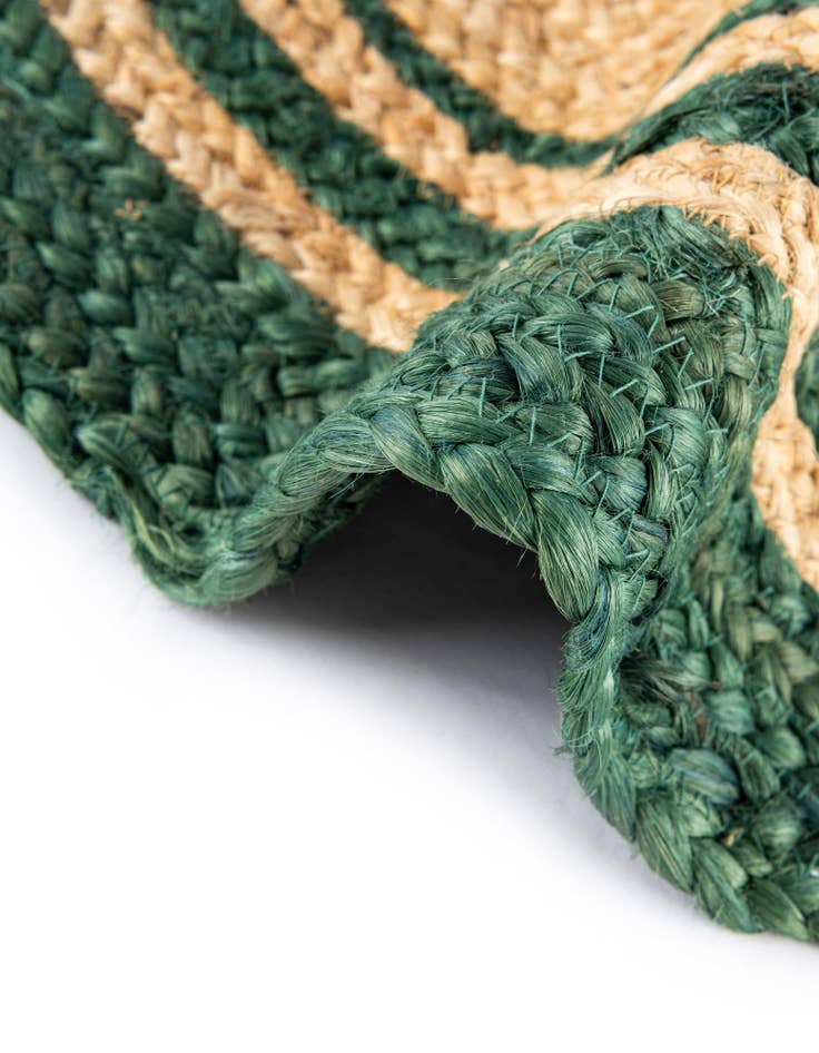 Detail image of 7' 1 x 7' 1 Hand Braided Christmas Tree Skirt