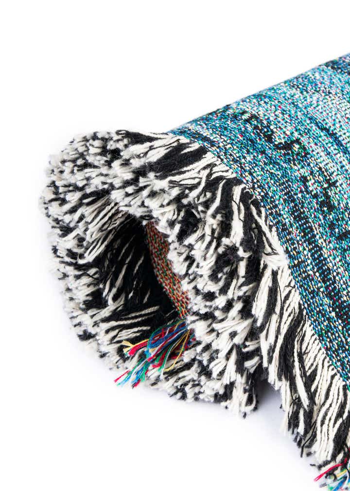 4' 6 x 6' The Lenno Shore Throw Blanket