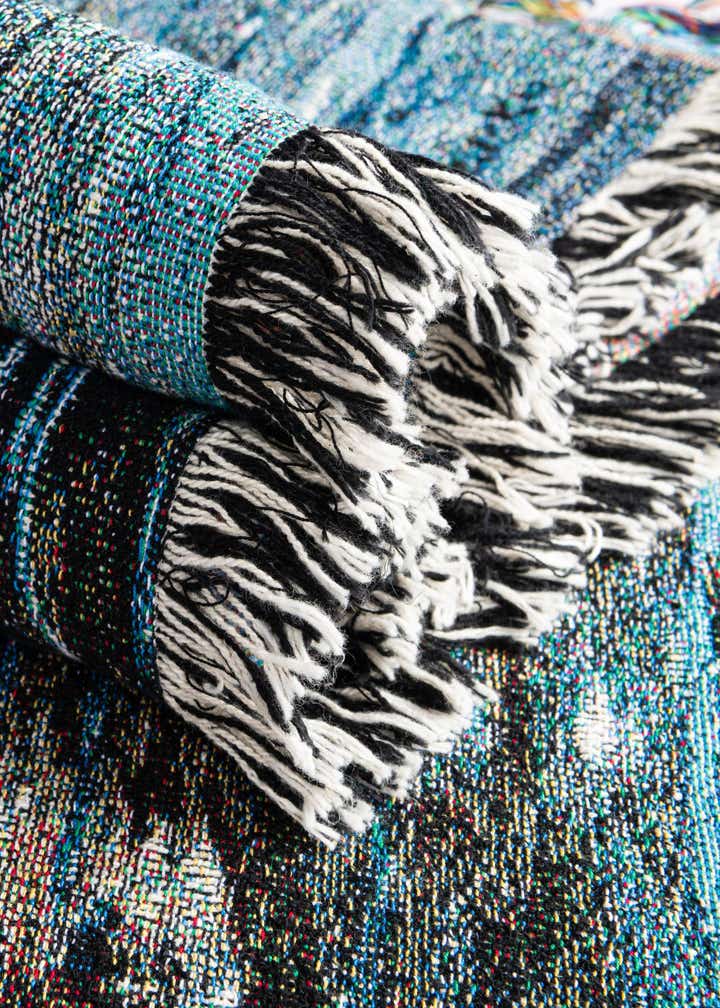 4' 6 x 6' The Lenno Shore Throw Blanket