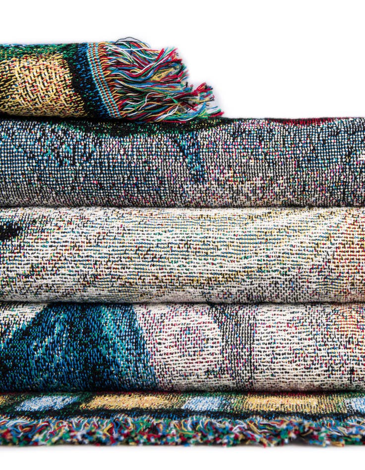 Detail image of 4' 6 x 6' Rooster Trio Throw Blanket