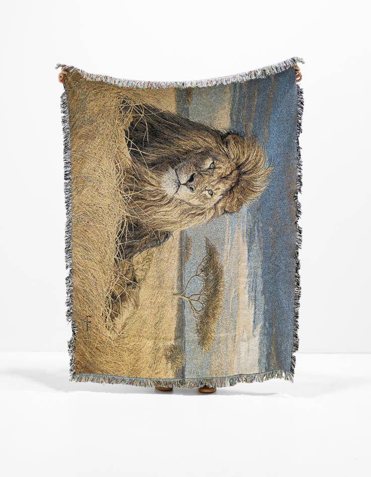 Detail image of 4' 6 x 6' King Of The Pride Throw Blanket