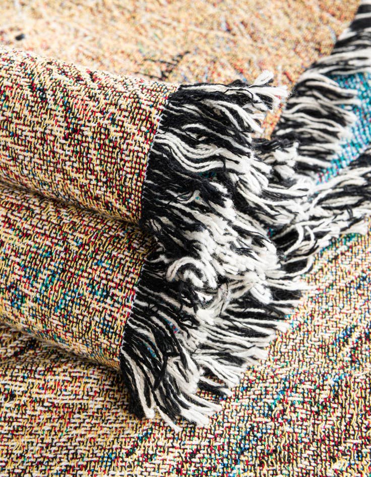 Detail image of 4' 6 x 6' King Of The Pride Throw Blanket
