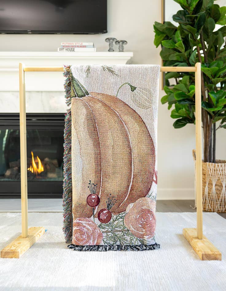 Detail image of 4' 6 x 6' Watercolor Pumpkin Throw Blanket