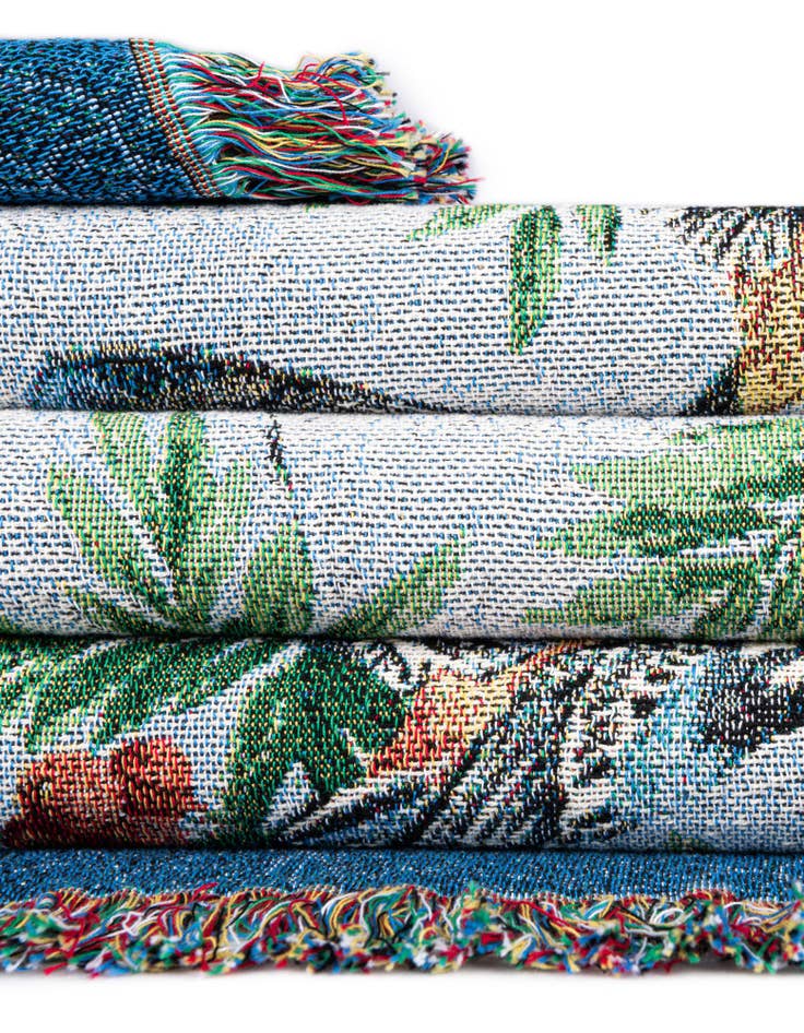 Detail image of 4' 6 x 6' Songbirds Throw Blanket