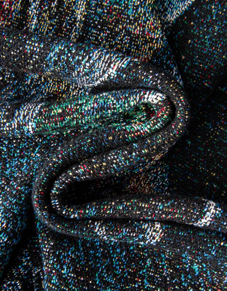 Detail image of 4' 6 x 6' New Discoveries Throw Blanket