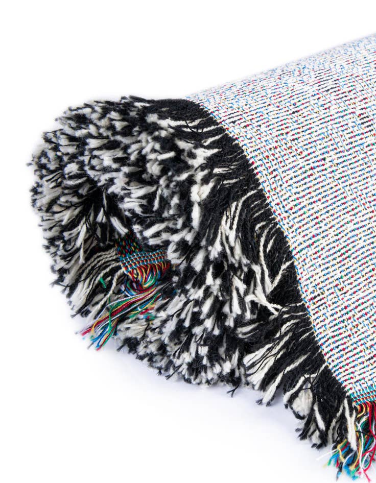 Detail image of 4' 6 x 6' Friendly Snowmen Throw Blanket