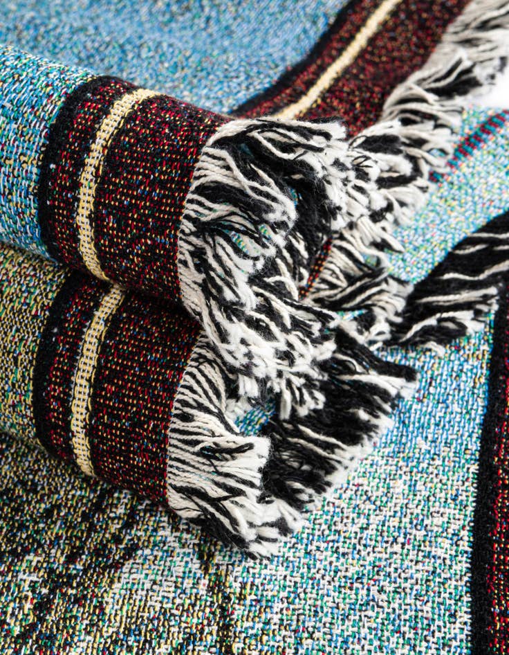 Detail image of 4' 6 x 6' Monarch Of The Glen Throw Blanket
