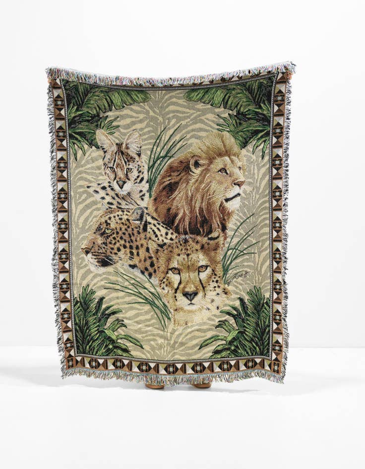 Detail image of 4' 6 x 6' Big Cats Throw Blanket